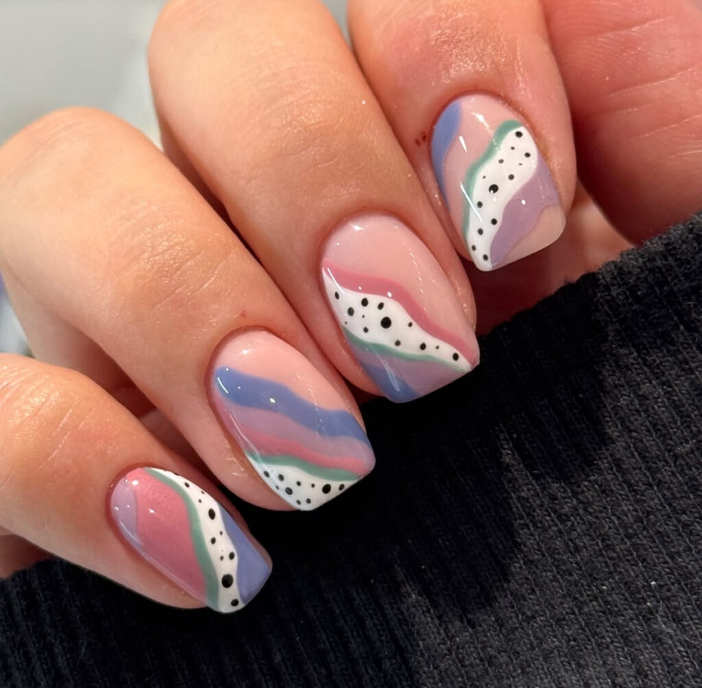 Pastel stream nail design on short square nails