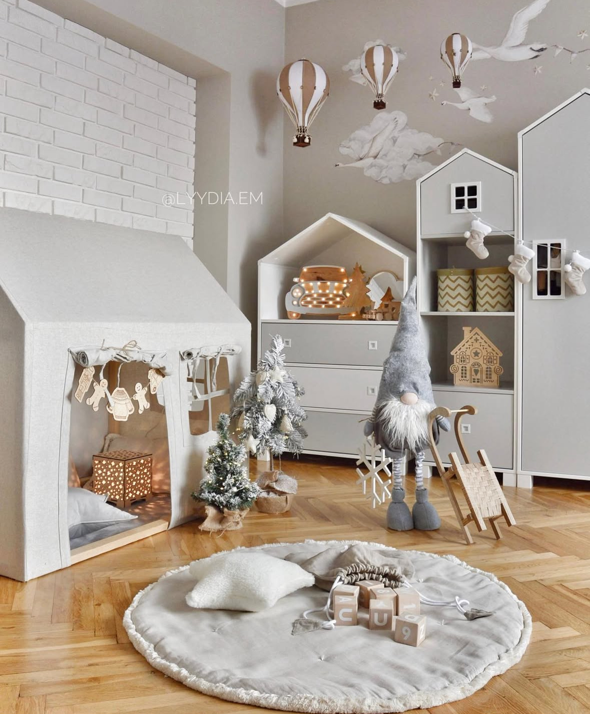 How to Decorate a Kids’ Bedroom for Christmas - 22 Easy Wins