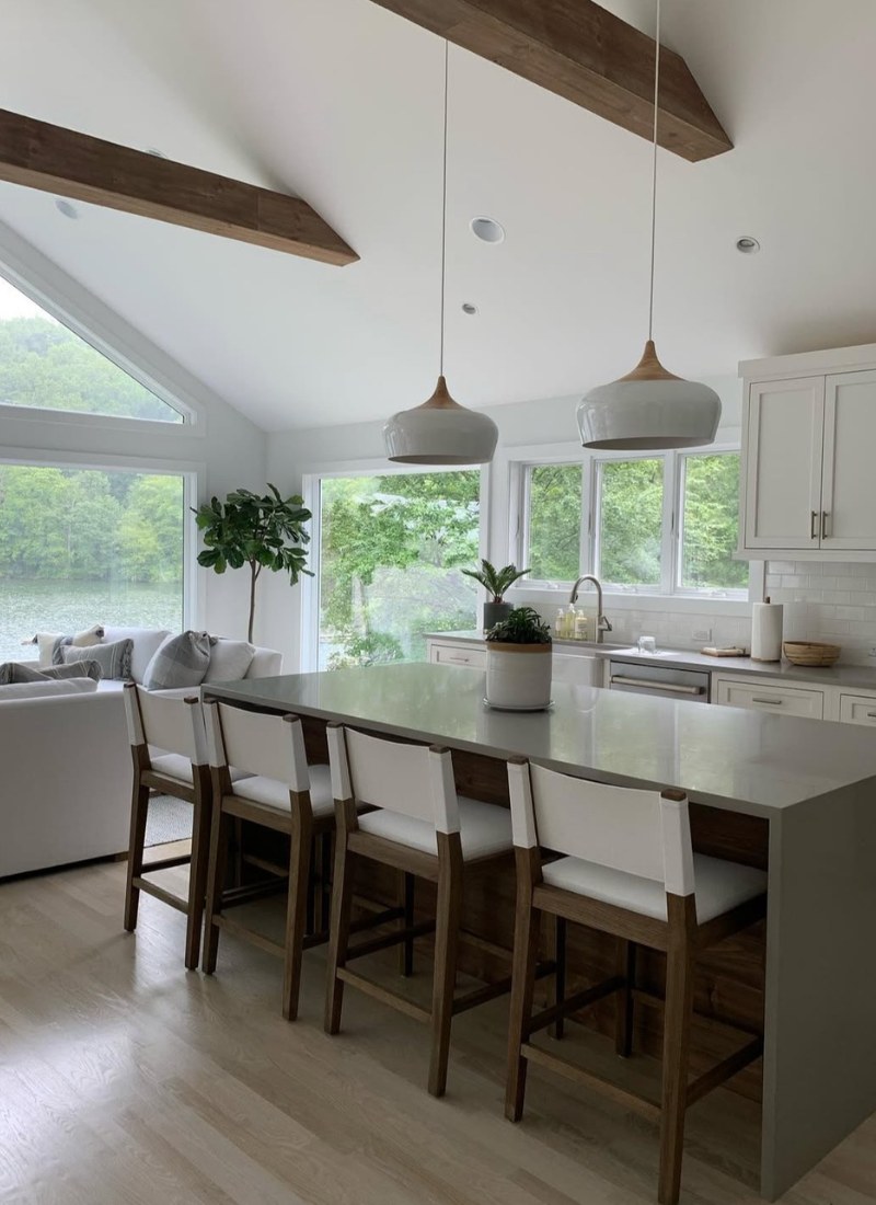 26 Light, Bright, And Breezy Lake House Kitchen Inspiration