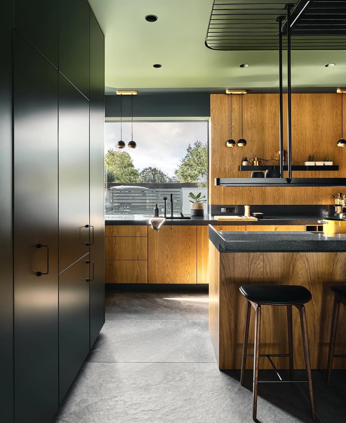 26 Light, Bright, And Breezy Lake House Kitchen Inspiration