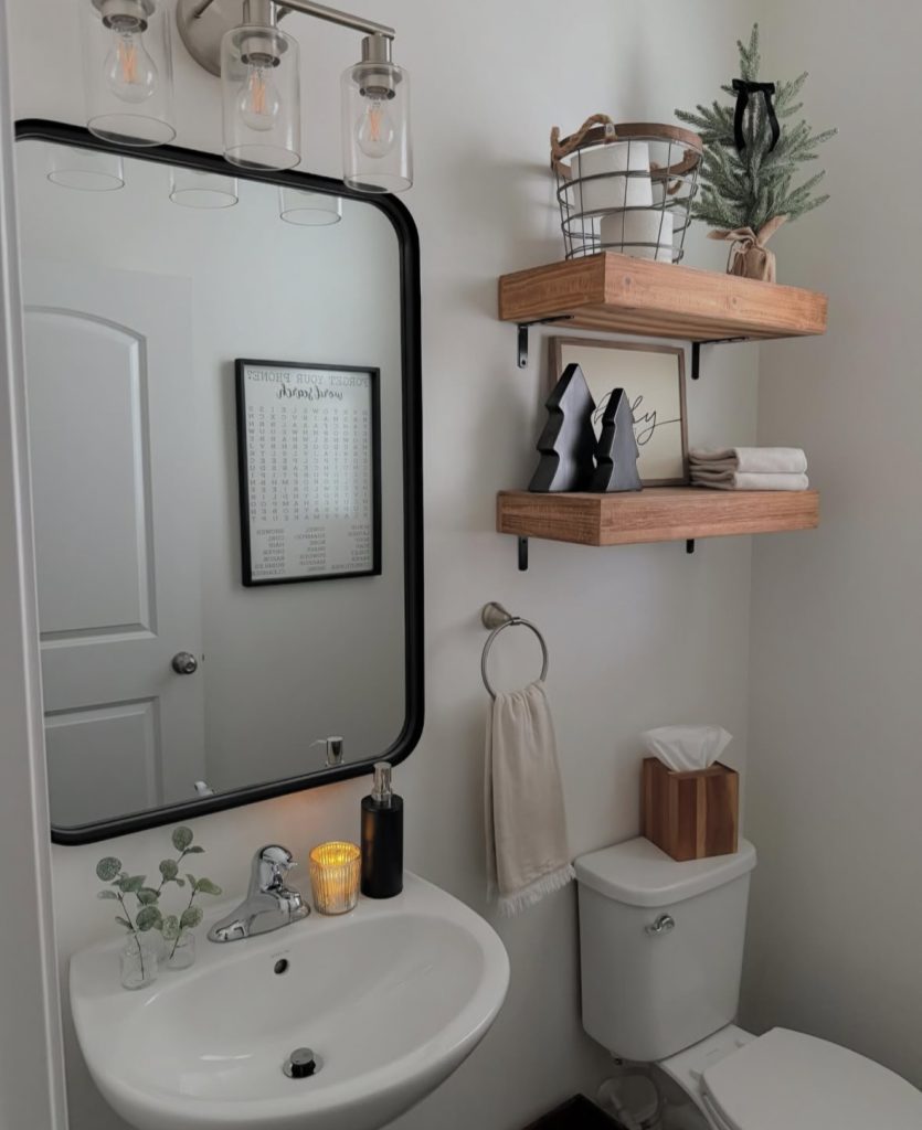 Small Nordic-style bathroom decorated for Christmas