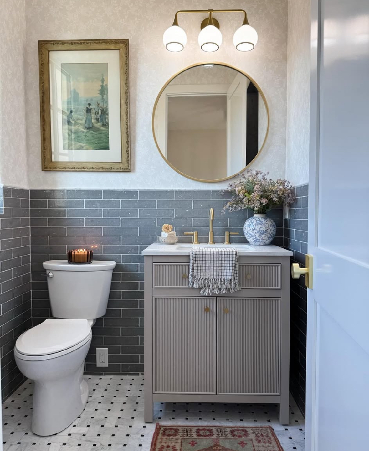 If You Love Character Homes, You’ll Love These 19 Vintage Bathrooms