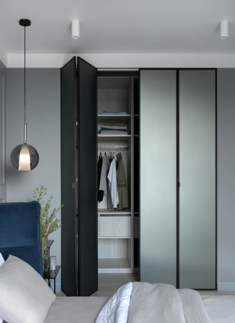 The Built-In vs Freestanding Wardrobe Debate That Has Eaten My Brain for Six Weeks