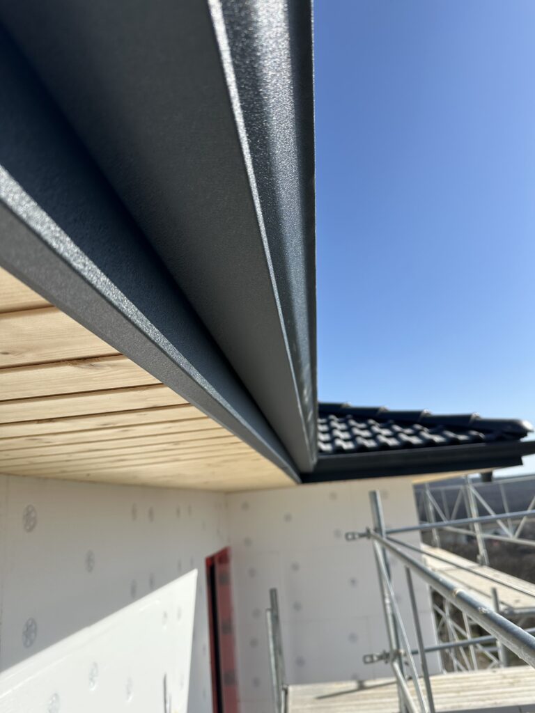 anthracite metal fascia sheeting roof edge new build